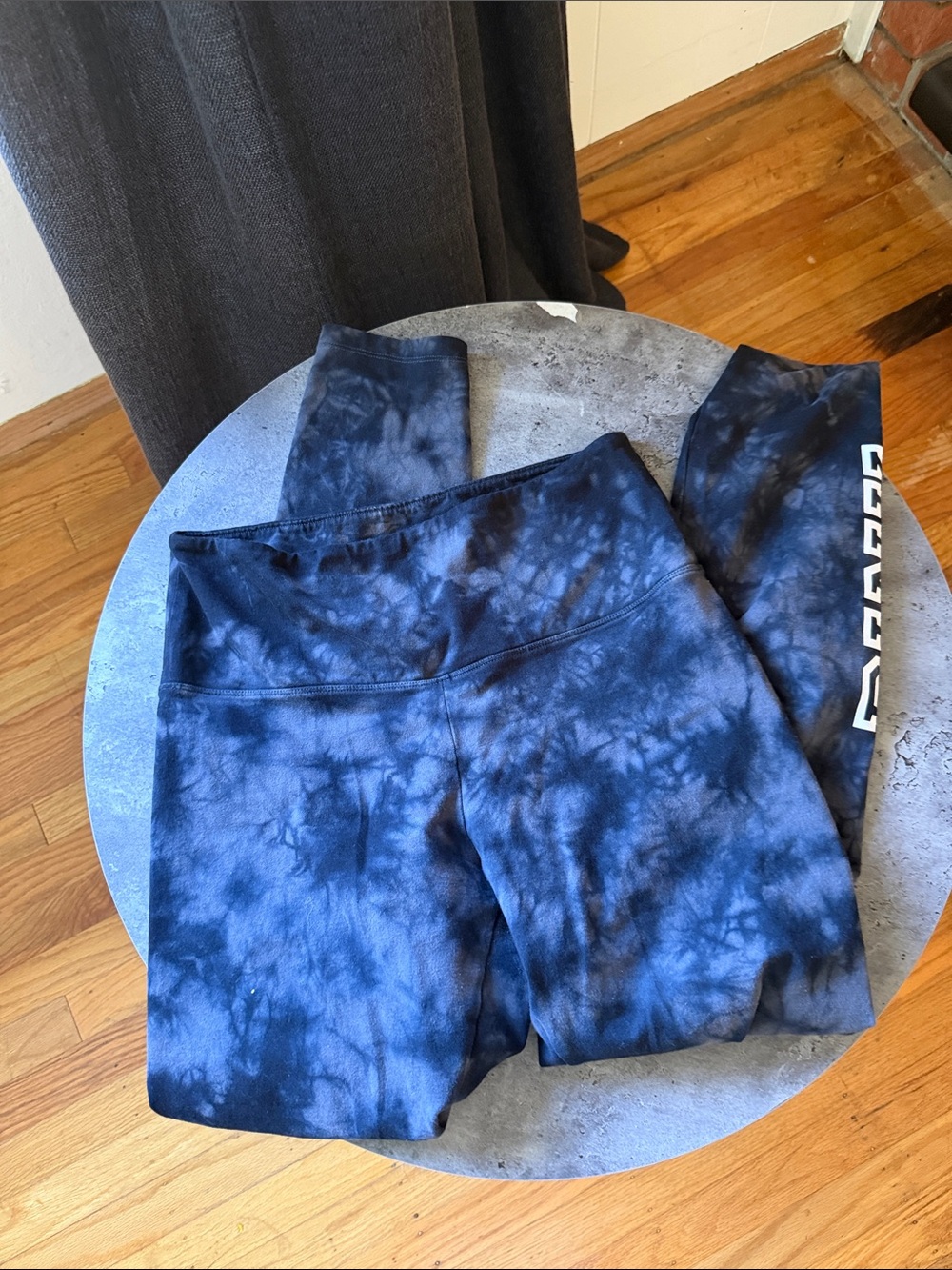 Victoria's Secret Leggings & Top bundle Bright Pink, Black, Gray, Purple - Picture 10 of 11